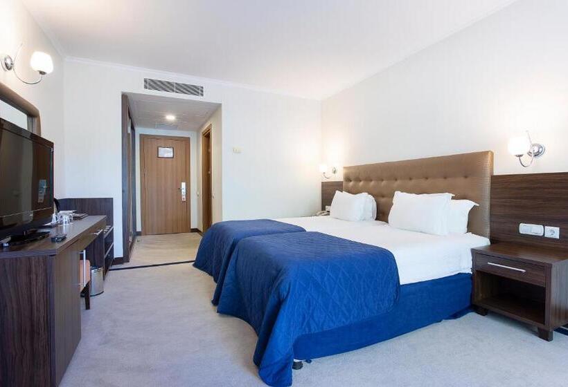 استراحتگاه Pine Beach Belek