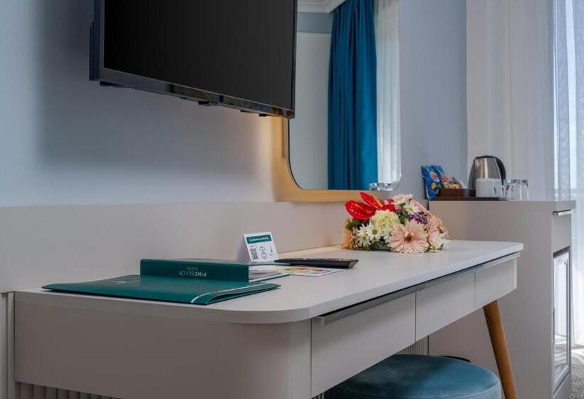 استراحتگاه Pine Beach Belek