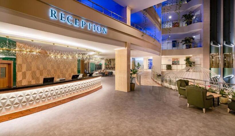 استراحتگاه Pine Beach Belek