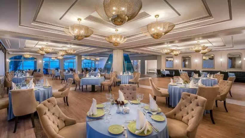 리조트 Pine Beach Belek