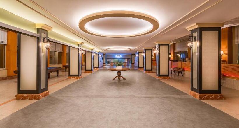 استراحتگاه Pine Beach Belek