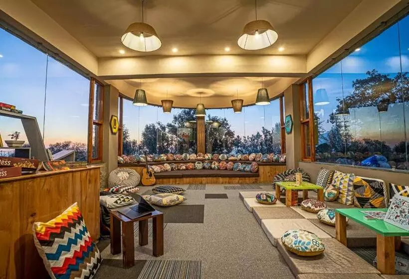 ユースホステル Zostel Plus Bir