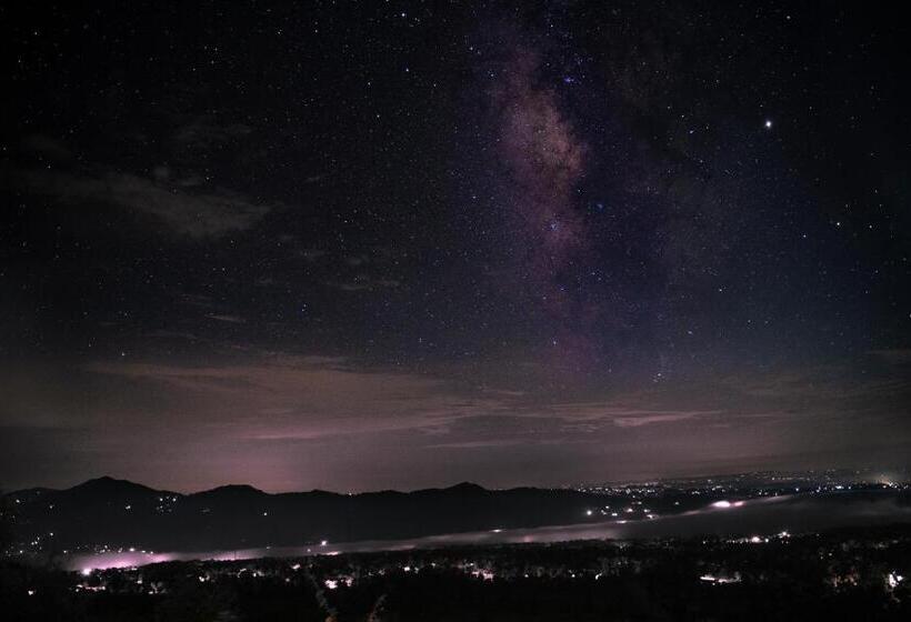 ユースホステル Zostel Plus Bir