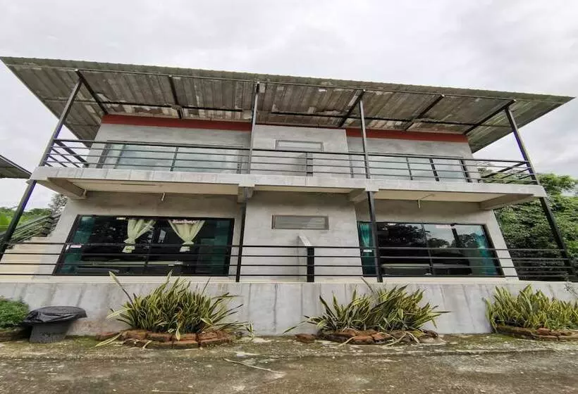 ホテル Oyo 1167 Ban Pa Rim Khuean