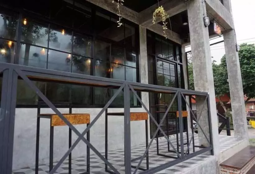 ホテル Oyo 1167 Ban Pa Rim Khuean