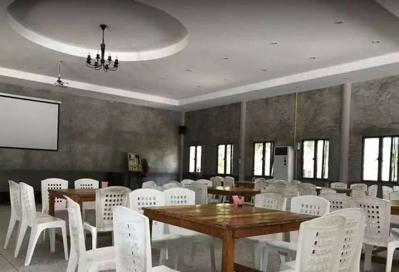 ホテル Oyo 1167 Ban Pa Rim Khuean