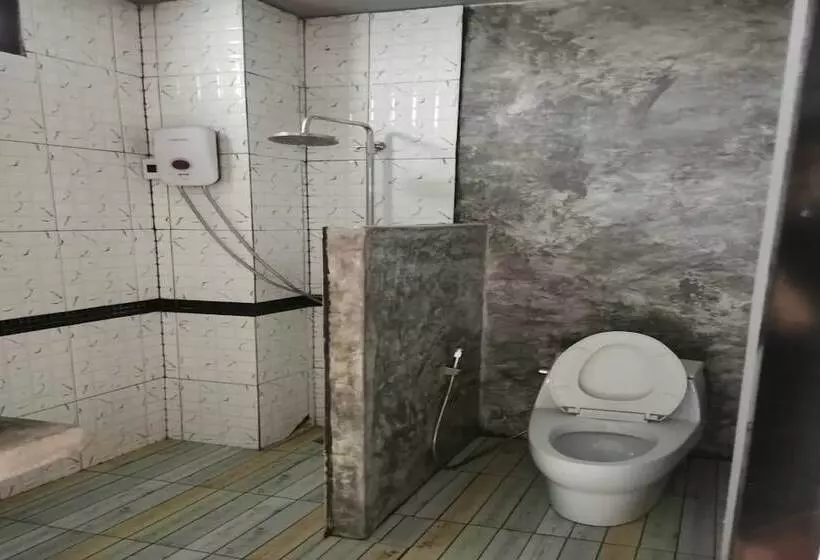 ホテル Oyo 1167 Ban Pa Rim Khuean