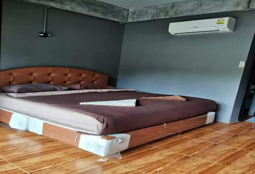 ホテル Oyo 1167 Ban Pa Rim Khuean