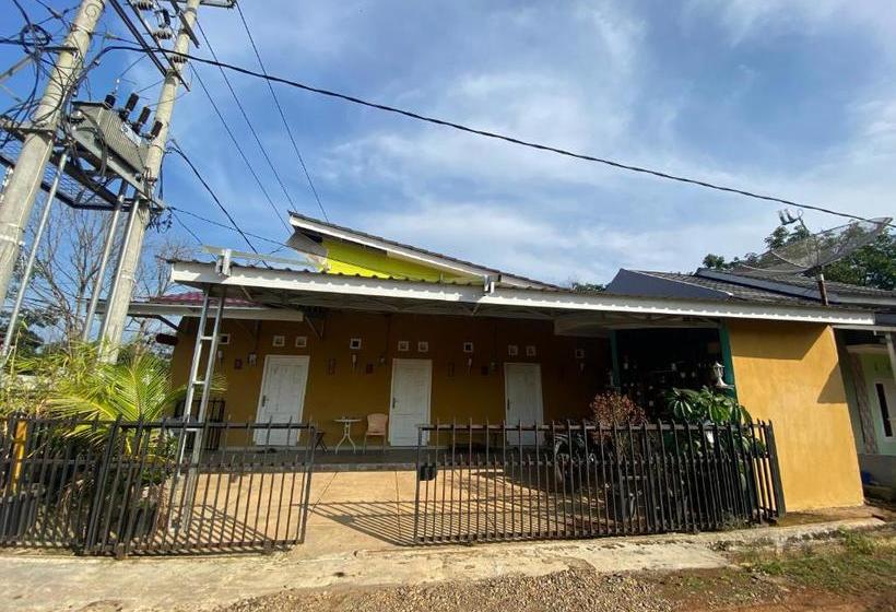 فندق Oyo 3397 City Kost Novisa