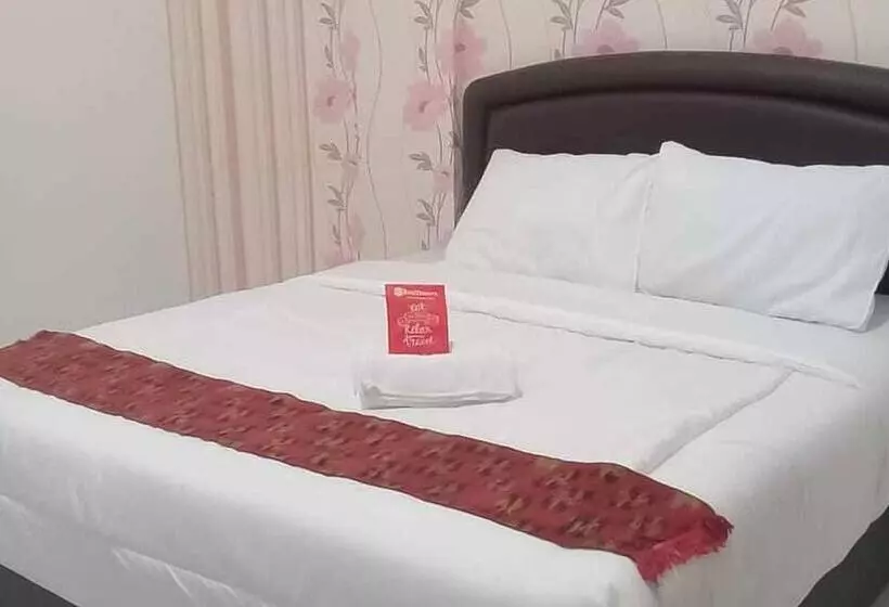 Hotelli Reddoorz Plus @ Alun Alun Nganjuk