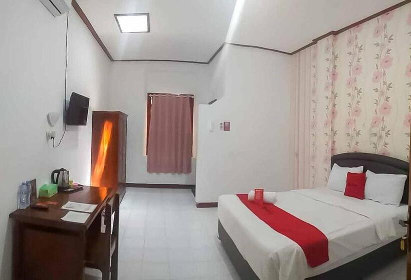 Hotel Reddoorz Plus @ Alun Alun Nganjuk