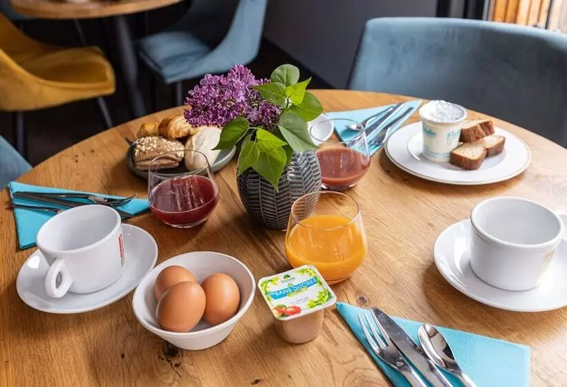 ホテル Hôtel Restaurant Des Augustins   Climatisation