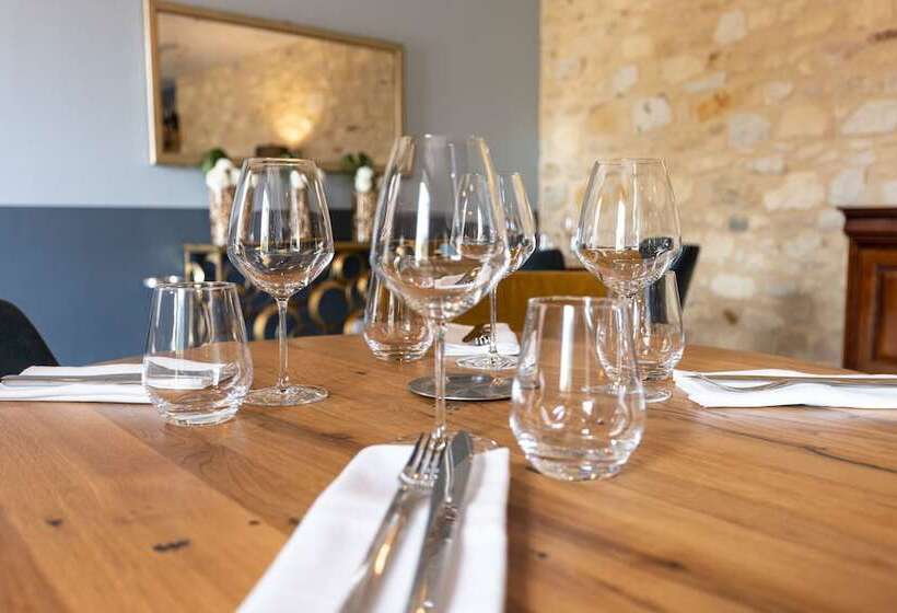 Отель Hôtel Restaurant Des Augustins Climatisation