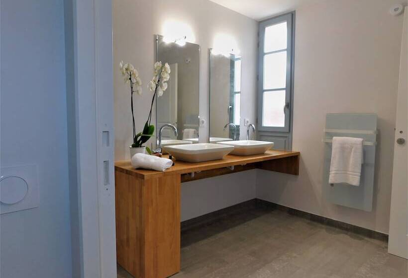 Отель Hôtel Restaurant Des Augustins Climatisation