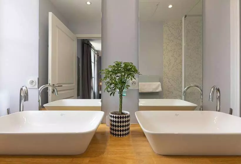 ホテル Hôtel Restaurant Des Augustins   Climatisation