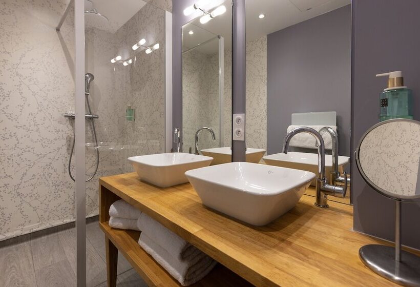 Отель Hôtel Restaurant Des Augustins Climatisation