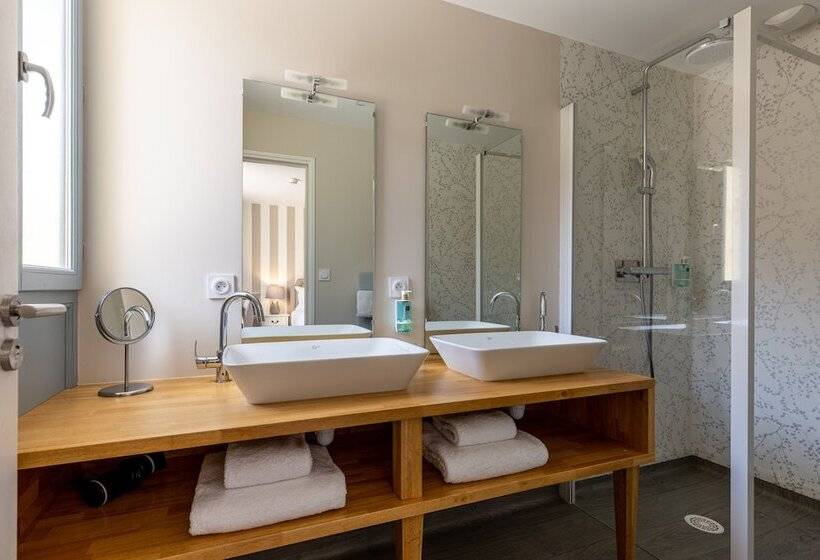 Отель Hôtel Restaurant Des Augustins Climatisation