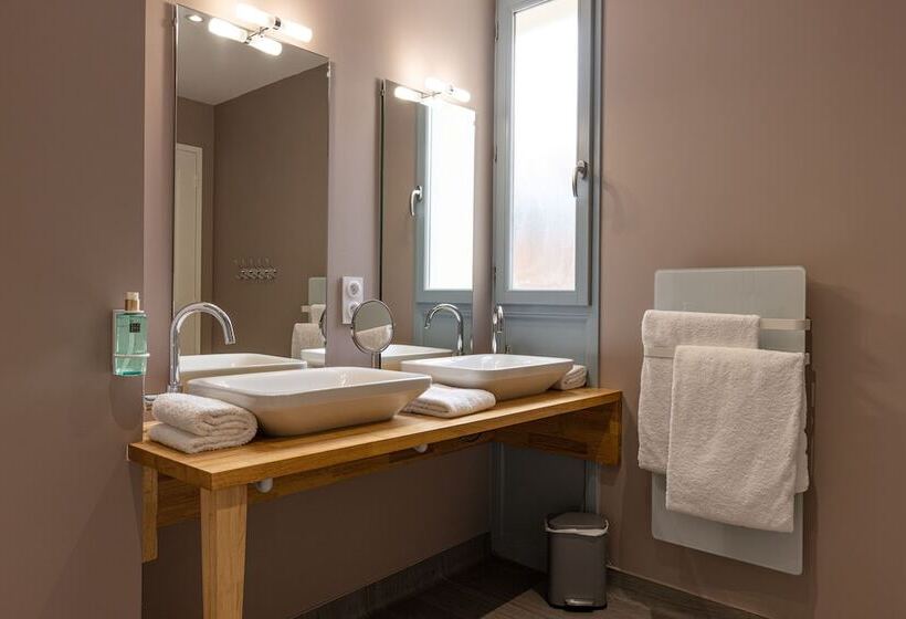 Отель Hôtel Restaurant Des Augustins Climatisation