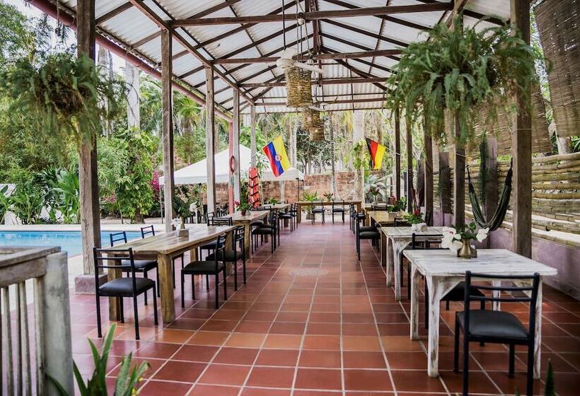 هتل Restaurante Selva Negra