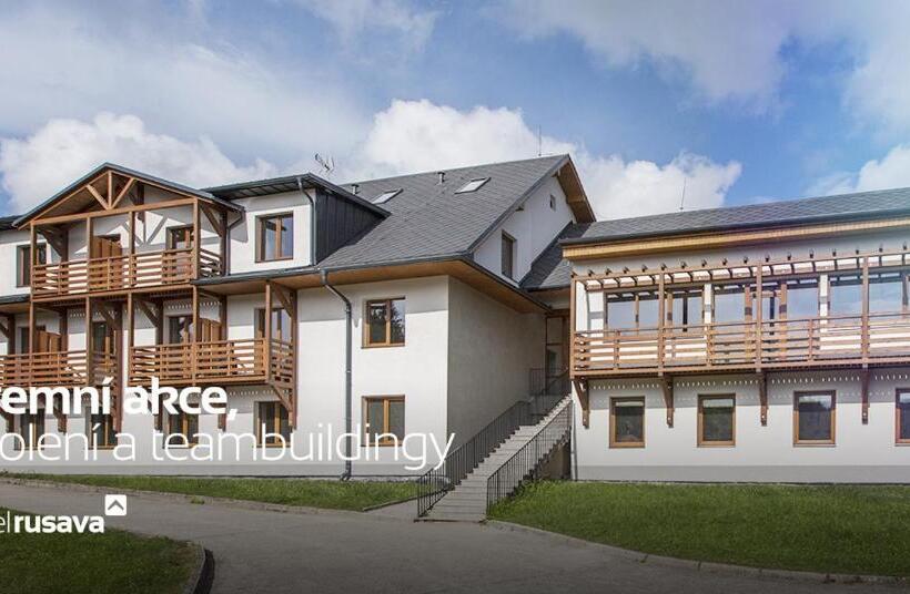 酒店 Rusava 2 Depandance