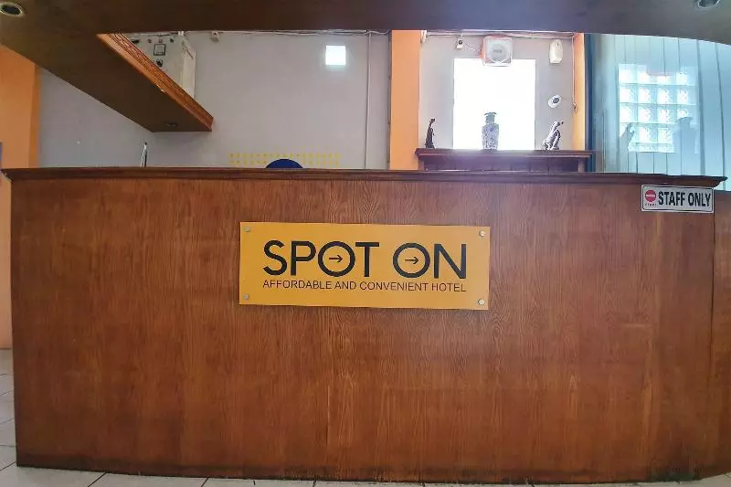 Hotelli Spot On 2200  Gunung Sari