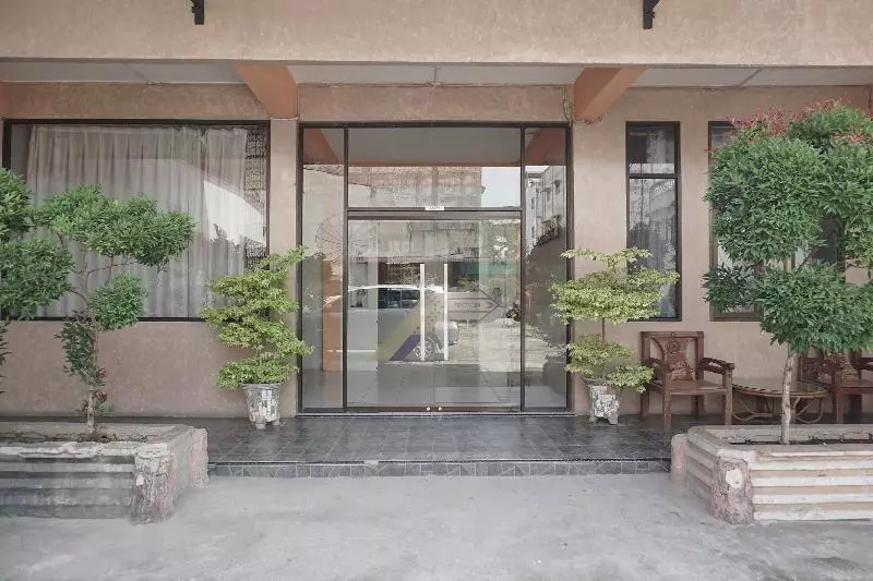 Hotelli Spot On 2200  Gunung Sari