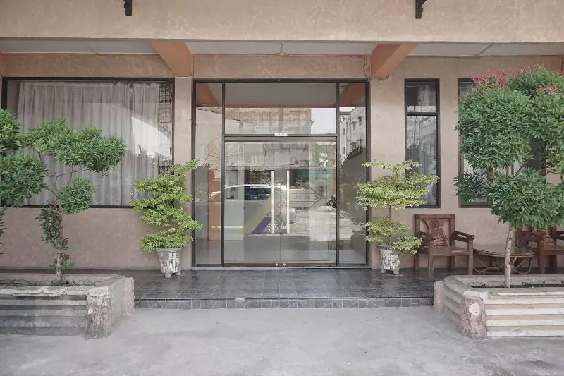 Hotelli Spot On 2200  Gunung Sari