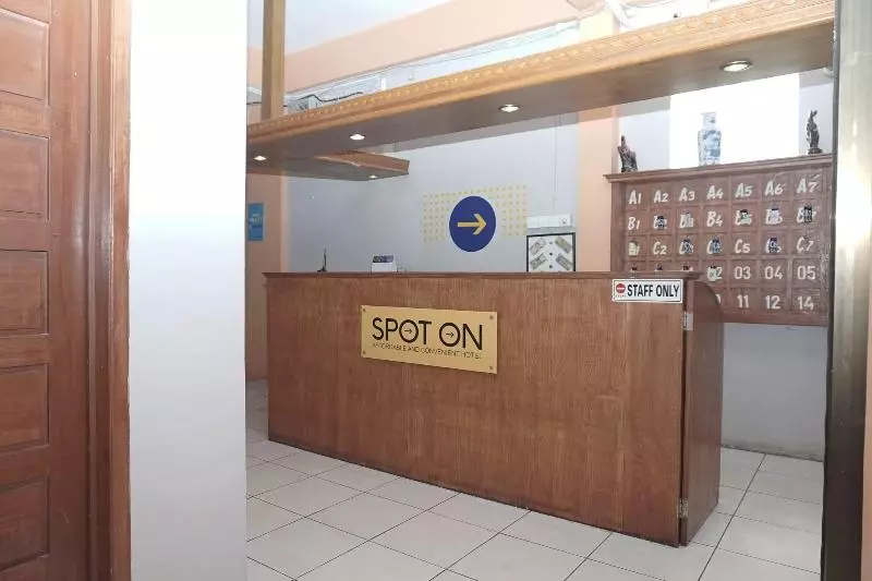 Hotelli Spot On 2200  Gunung Sari