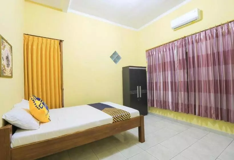 ホテル Spot On 2440 Wallet Family Residence Syariah