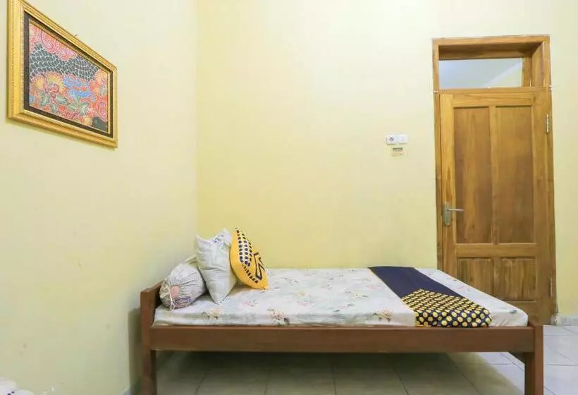 ホテル Spot On 2440 Wallet Family Residence Syariah