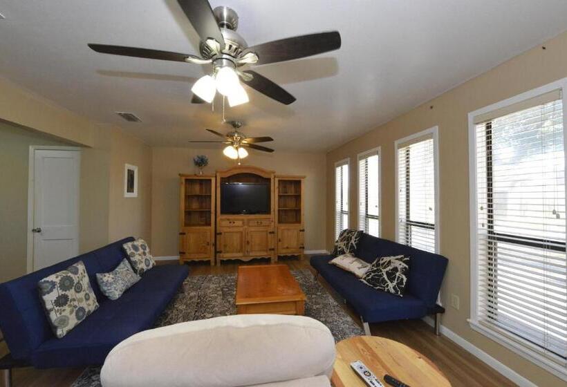 Мотель Shiner Country Inn