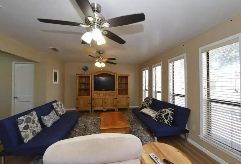 Motelli Shiner Country Inn