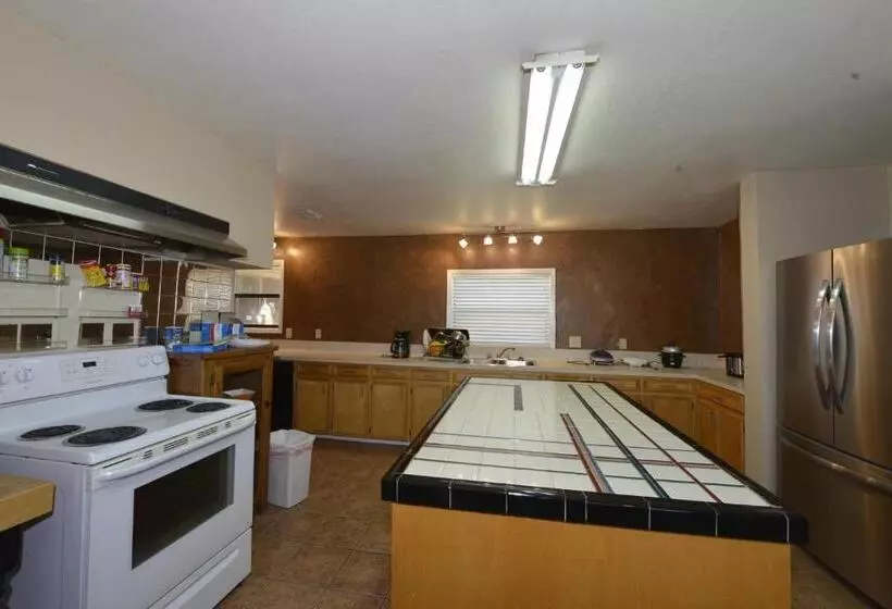 Motelli Shiner Country Inn