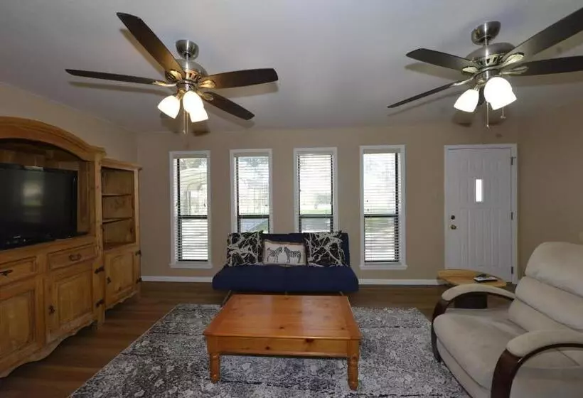 Motelli Shiner Country Inn