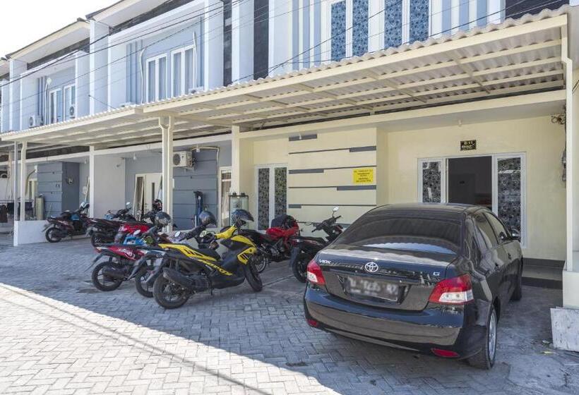 Majatalo Koolkost Near T2 Juanda Airport