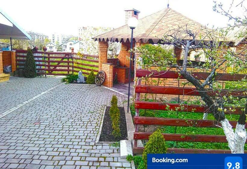 Panzió зелений дім   Viridi House