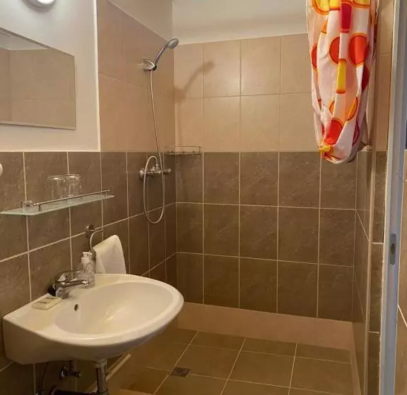 ベッドアンドブレックファースト Kamarás Klastrom House