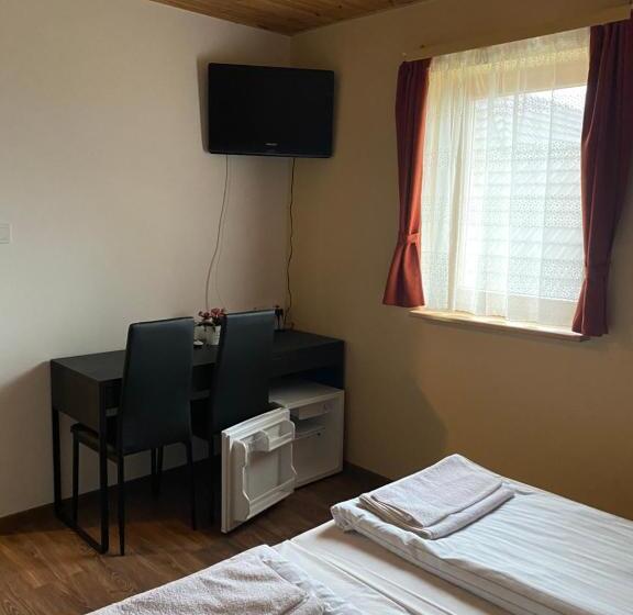 Bed and Breakfast Kamarás Klastrom House