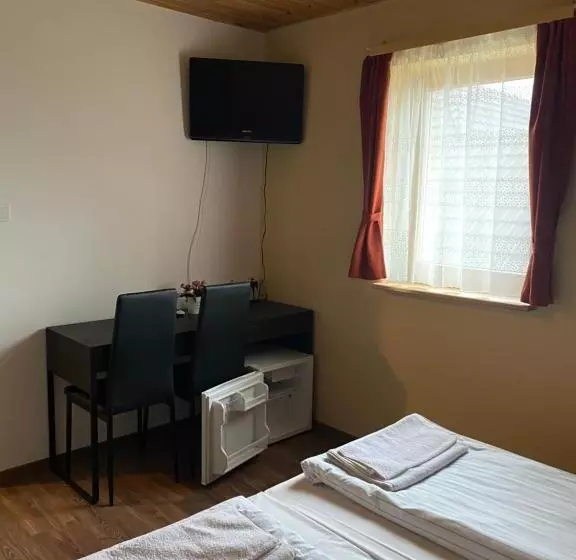 ベッドアンドブレックファースト Kamarás Klastrom House