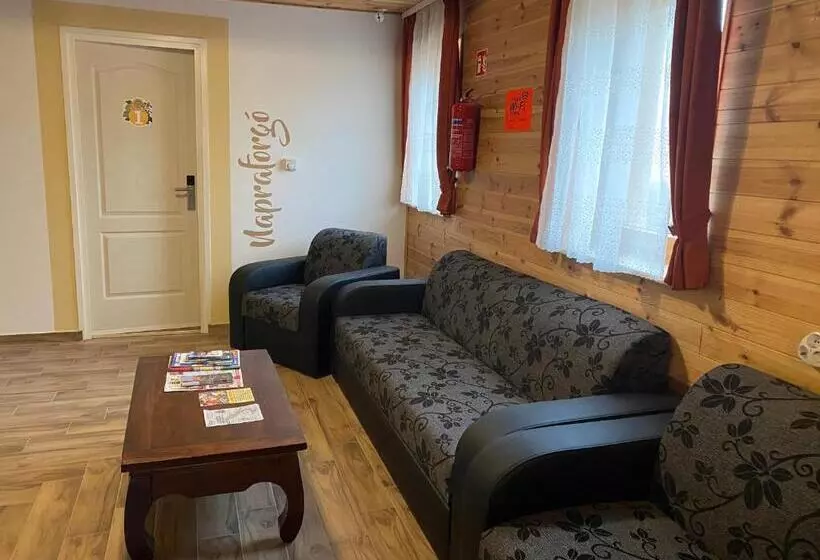 ベッドアンドブレックファースト Kamarás Klastrom House