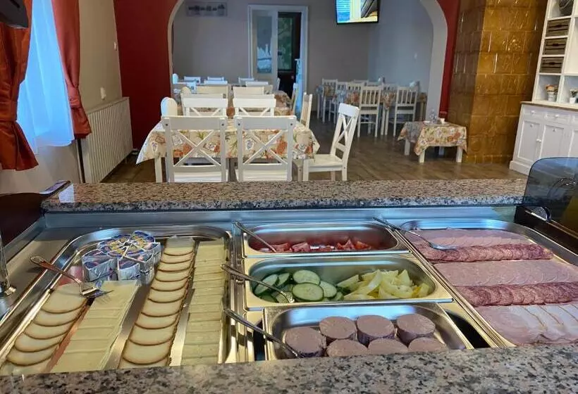 ベッドアンドブレックファースト Kamarás Klastrom House