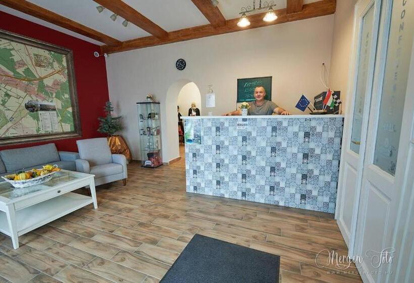 Bed and Breakfast Kamarás Klastrom House