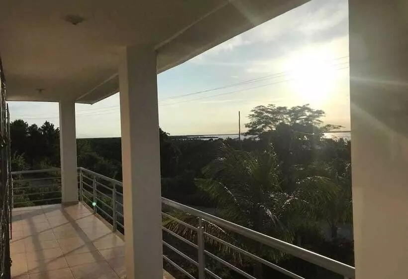 ホテル Brisas Del Mar San Antero