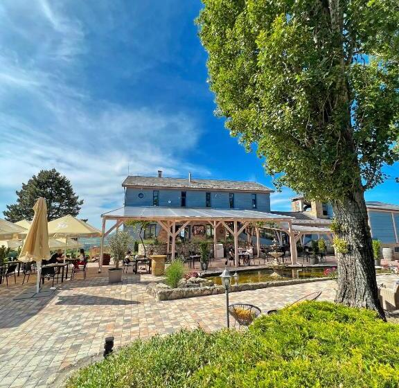 בית מלון כפרי Hilltop Borbirtok & étterem