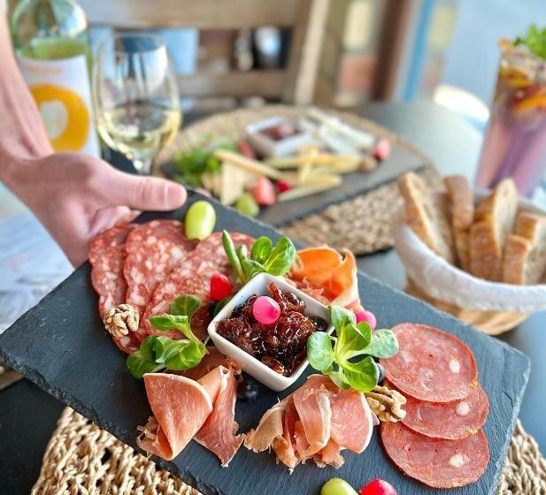 בית מלון כפרי Hilltop Borbirtok & étterem