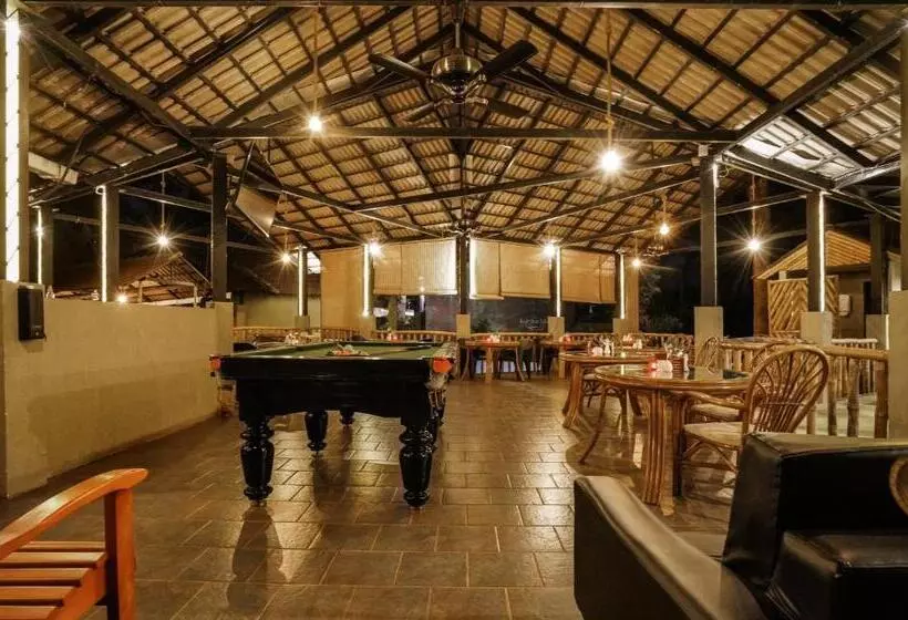 Hotelli Kuruva Island Resort And Spa   By Kabini Breeze, Wayanad