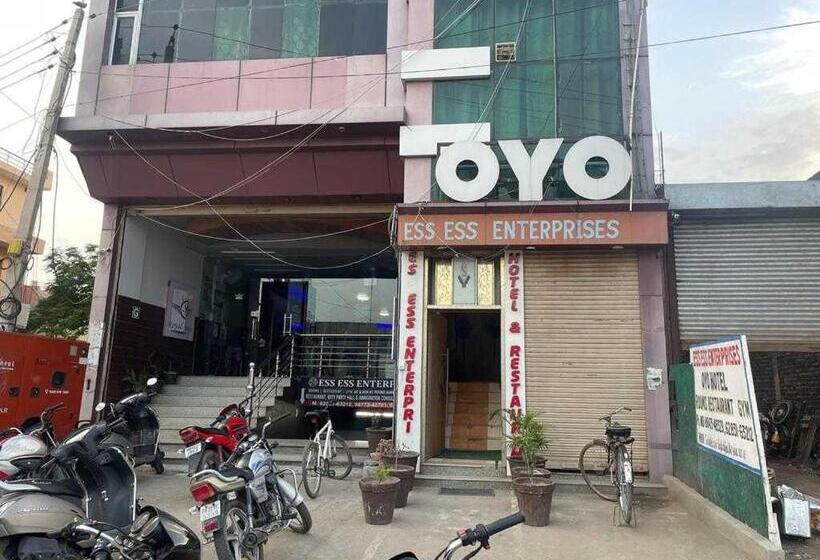 ホテル Ess Enterprises