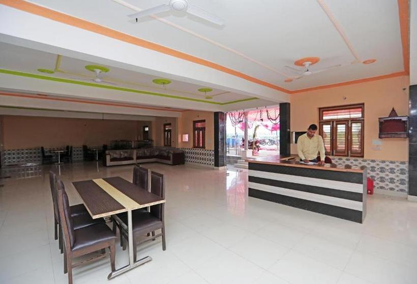 בית מלון כפרי Oyo 44134  Radhika Resort