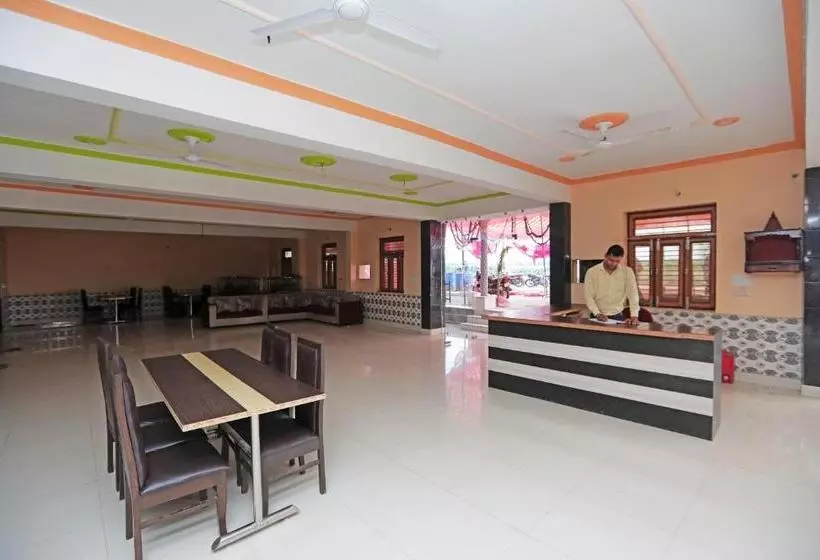 ホテル Oyo 44134  Radhika Resort