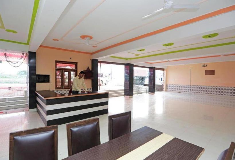 בית מלון כפרי Oyo 44134  Radhika Resort